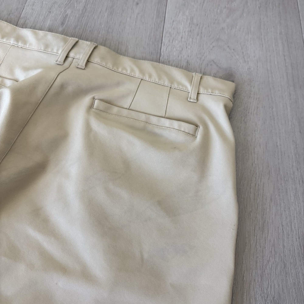 State and Liberty Shorts Mens Size 34 Beige Tan 9" Performance Stretch Athletic - Picture 11 of 13